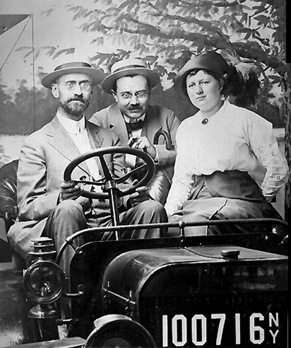 Heinrich and Bertha Beck with Louis Auerbacher in the USA