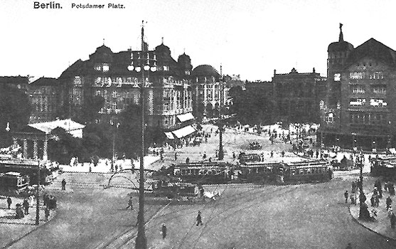 Bogenlampen am Potsdamer Platz 2