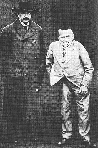 Steinmetz und Albert Einstein during latter´s visit to America in 1921, in: John Anderson Miller, Modern Jupiter. The story of Charles Proteus Steinmetz. New York, 1989, S. 204